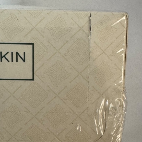 Clean Skin Club Bamboo Viscose Ultra Soft BioBased Face Towel 1Pkg XL 50 Ct. - Picture 12 of 12